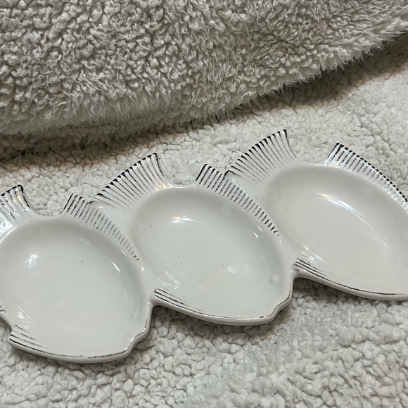 ****Donated***Catch of the Day 3 x Fish ceramic serving dish - Picture 1 of 5